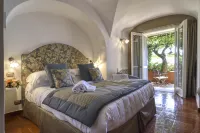 考法樂尼皇宮飯店 Convento Frati Minori Conventuali S.Francesco附近的飯店