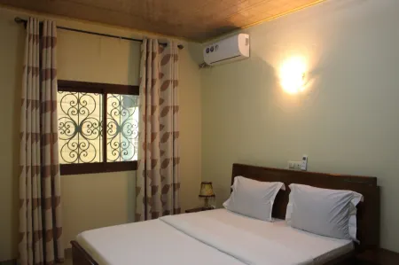 Marhaba Hotel Отели в г. Нгаундере