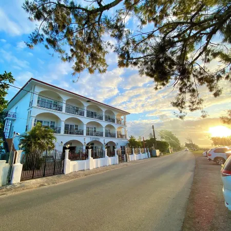 Little Italy Hotel Отели в г. Тонгатапу