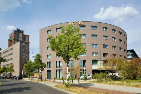 Hotel am Borsigturm Отели в г. Берлин