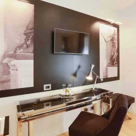 Floris Hotel Отели рядом с достопримечательностью «Улица Виа-Маргутта»