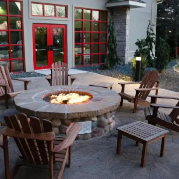 Wildwood Lodge & Suites