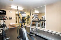Sandman Hotel Vancouver Airport - Gym