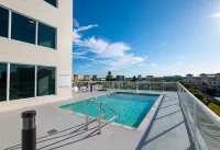 The Avalon Club - Ocean View