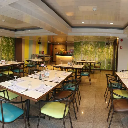 Star Plaza Hotel