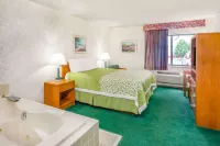 Days Inn by Wyndham Alpena Hotels in Alpena