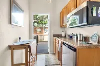 Charming cottage in fabulous Pensacola just steps from the water with water view