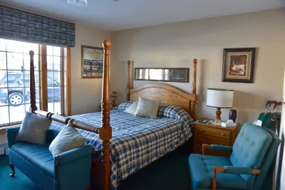 Lakeside Bed & Breakfast Hotels in Iron Mountain