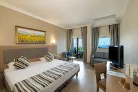 Crystal Tat Beach Golf Resort & Spa - Ultimate All Inclusive Hotels in Kadriye Mahallesi