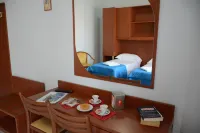 Castelvetere Hotel فنادق في Locri