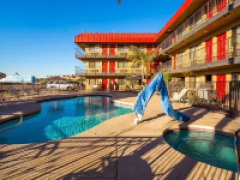 トラベラーズ イン フェニックスのホテル