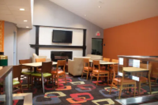 Days Inn by Wyndham Woodbury Long Island Hotels in Oyster Bay