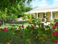 Yepton Estate Cottages - Хоумстей