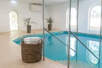 The Rosevine - Pool