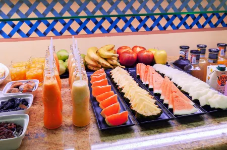 Senator Huelva Отели рядом с достопримечательностью «Playa de Rompeculos»