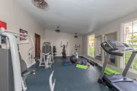 Sea Breeze Beach House All Inclusive by Ocean Hotels - Gym