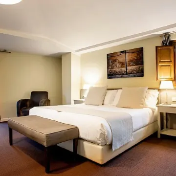 Ikonik Plaza Mercado Отели рядом с достопримечательностью «Сан-Эстебан»