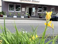 Boutique Hotel Goldene Henne Hotels near Designer Outlets Wolfsburg