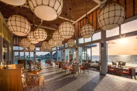 Raffles Maldives Meradhoo Resort Hotels in Havoddaa