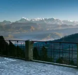 Garur Valley Hotels in Kausani
