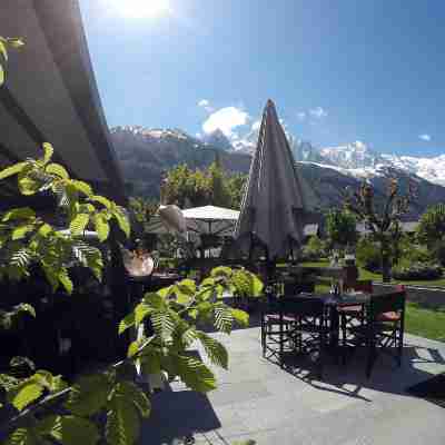 Chalet Hotel Le Castel Hotel Exterior