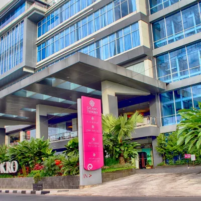 Grand Tjokro Premiere Bandung Hotels near Dago