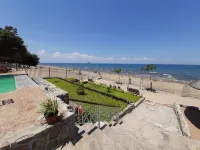 Lakeside Hotel - Beach