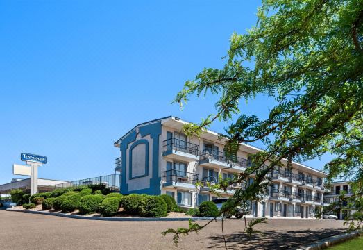 트래블로지 바이 윈덤 페이지 외관