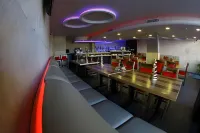 Jounieh Suites Hotel - bar