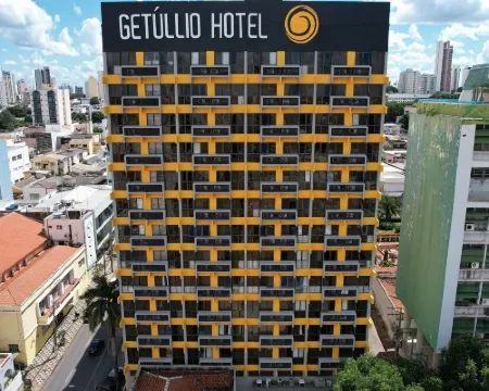 Getúllio Hotel โรงแรมในกียาบา