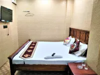 Shamim Residency Near Nizamuddin Dargah Hotel a