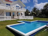 Emerald Luxe Suites - piscina