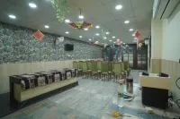 Hotel Adhiraj Inn - 廚房