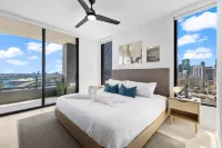 We Host at 159 Ne - Heart of Downtown Miami - Homestays