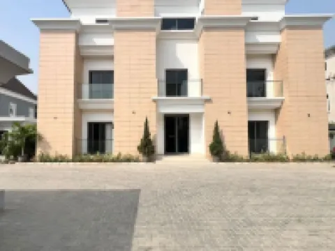 Bluerock Residences Hotels near Landmark Beach