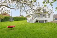 The Beautiful White House Hotel a 