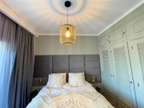 Sunset View KING Bedroom Hotels in Almada