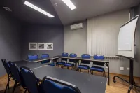 머큐어 쿠리티바 아에로포르토 산호세 도스 피냐이스 호텔