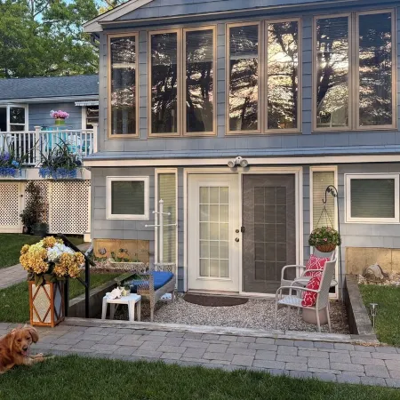 Waterfront Quiet Retreat, Plymouth, Pet Paradise, Private Beach, Sleeps 4