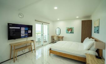Mariana Suites
