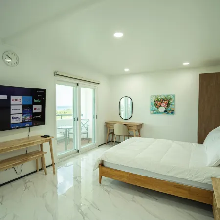 Mariana Suites