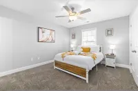 Sapphire Oasis A Luxurious Townhouse Retreat - balcony