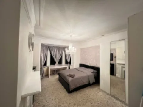 House-Sleeps10-HotTub-Garden-Parking-10MinToTown