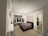 HotTub-Garden-Parking-Sleeps10-10MinToTown Hotels in 