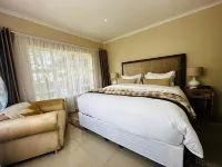 Stunning 2 bed With Pool - 2275 - Apartments