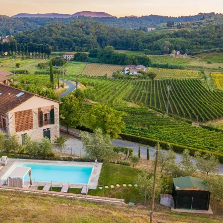 Valle del Sole Winery Farmhouse with Private Pool