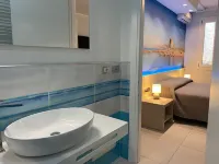 Hotel on the Promenade of Stintino, Rooms with Air Conditioning and Private Bathroom