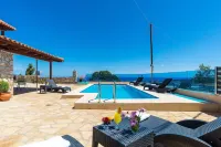 Escape to Paradise - Chania s Seaside Getaway Hoteles en Platanias