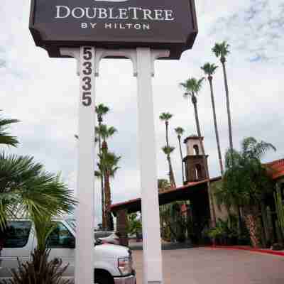 DoubleTree Suites by Hilton Tucson - Williams Center Hotel Exterior