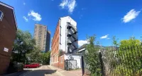 Aylward Apartments S14, Near City Centre and Gunwharf Quays